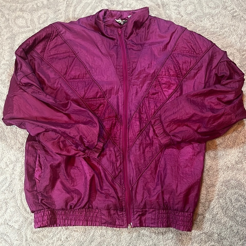 𝅺womans Vintage Windbreaker Size Medium